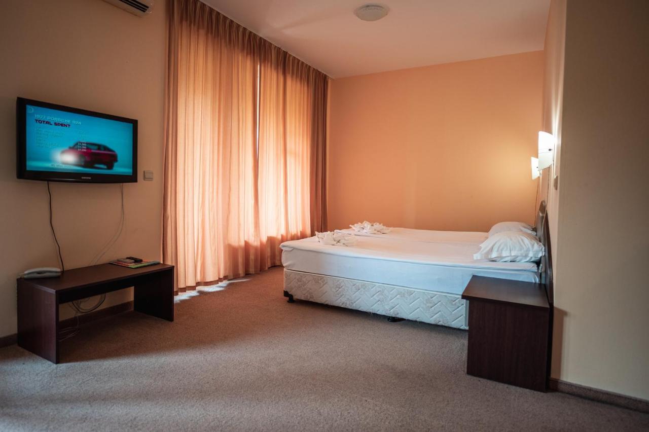 Hotel Paradise Green Park Goldstrand Exterior foto