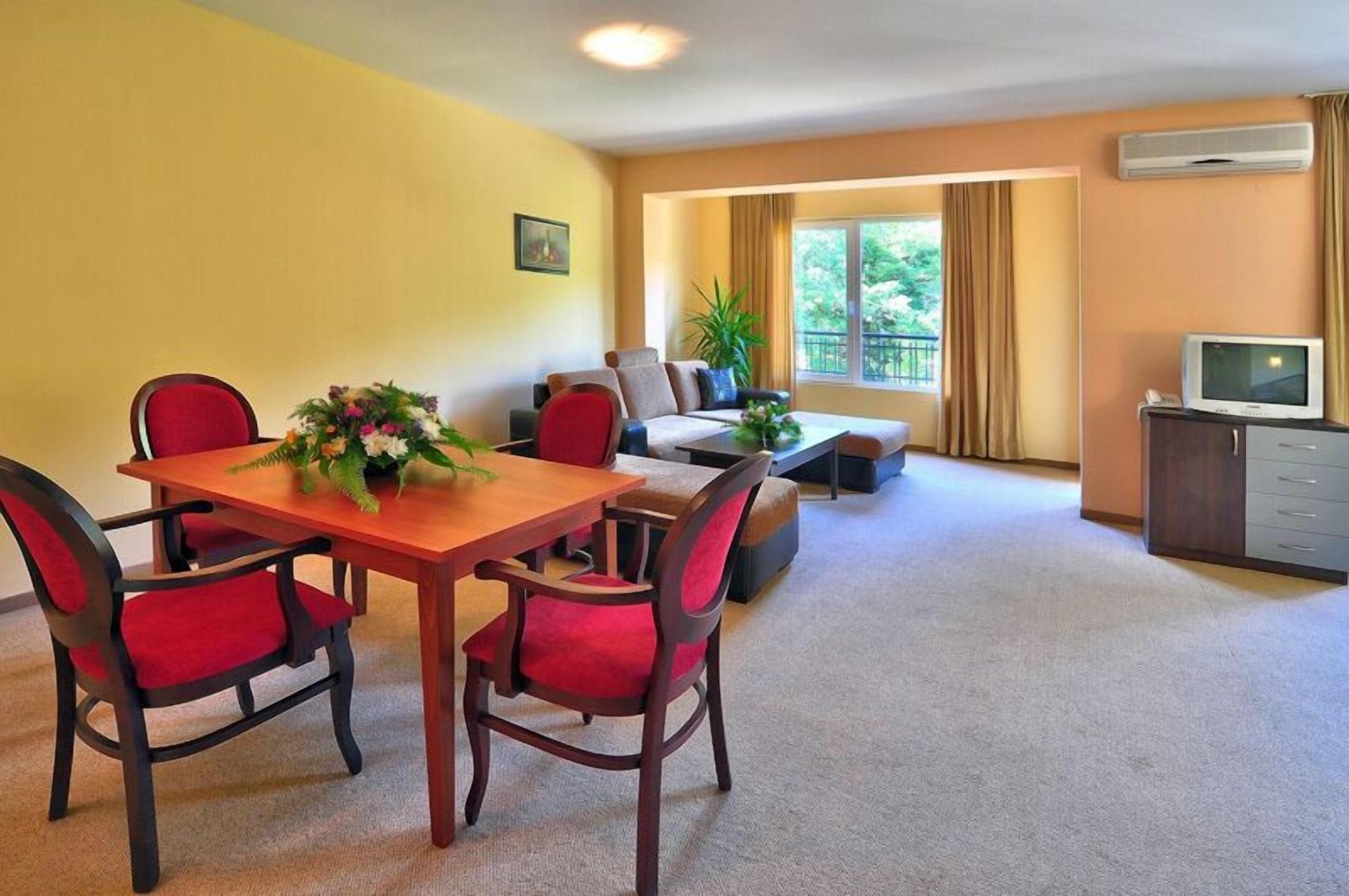 Hotel Paradise Green Park Goldstrand Exterior foto
