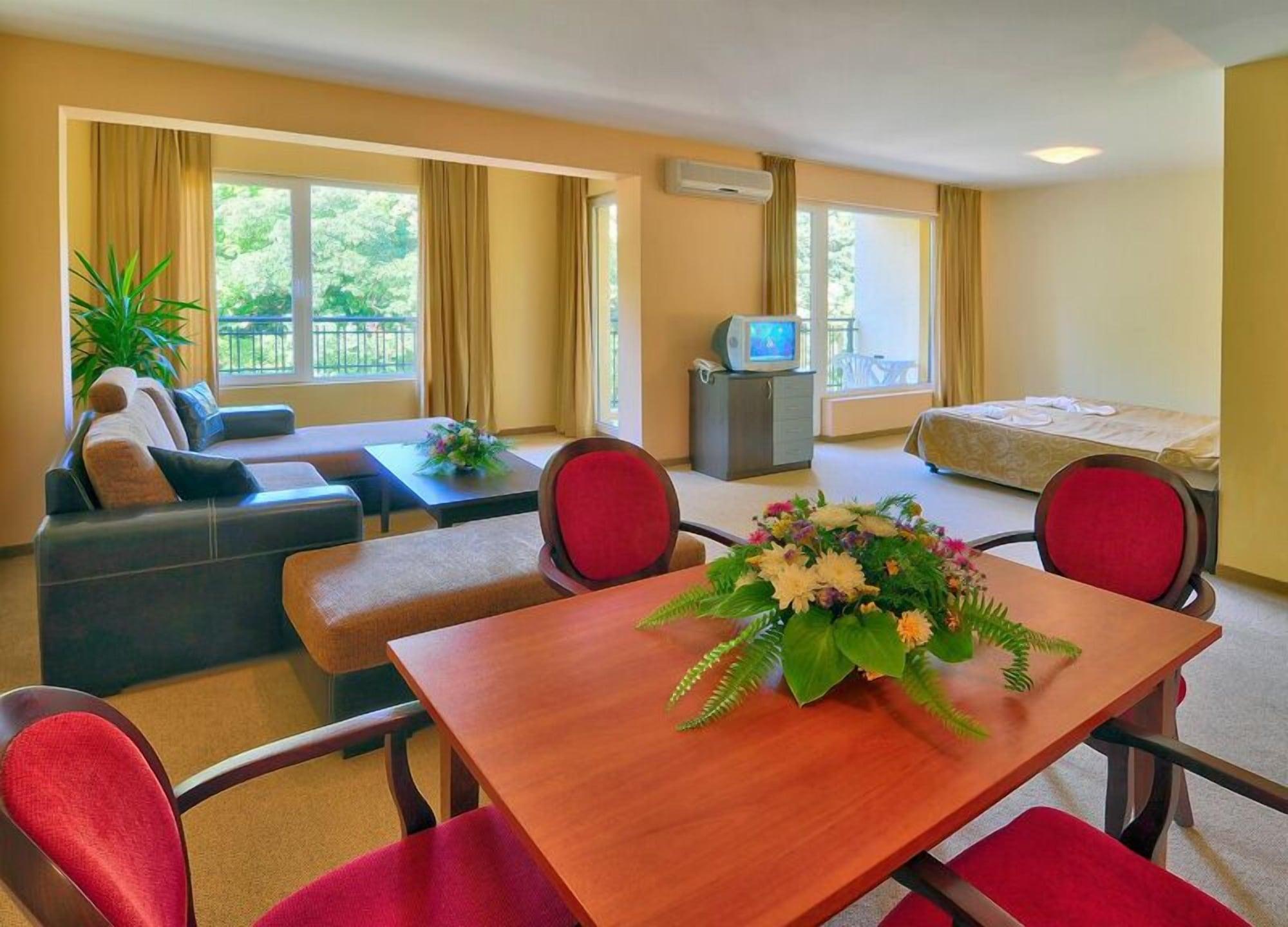 Hotel Paradise Green Park Goldstrand Exterior foto