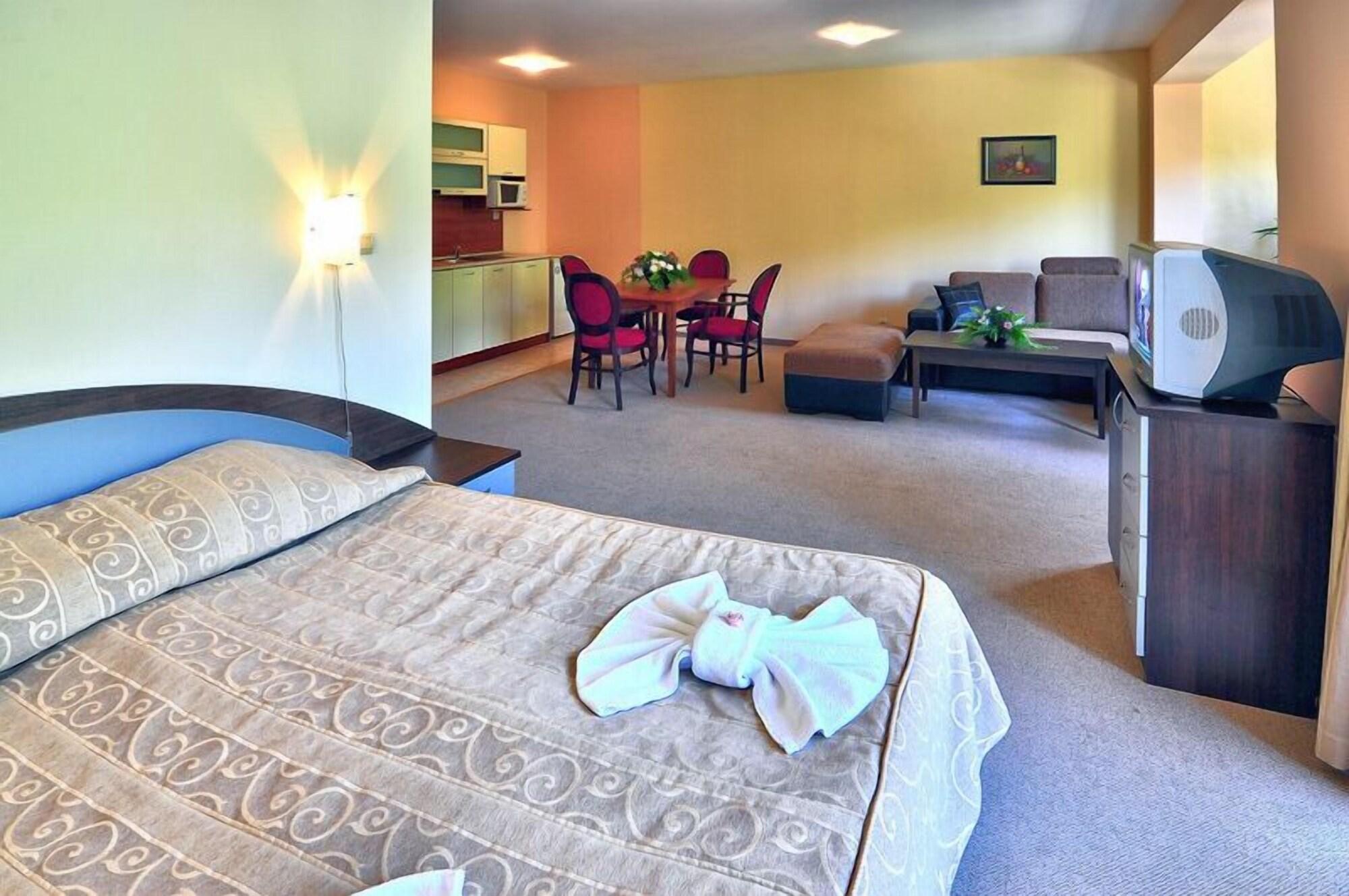 Hotel Paradise Green Park Goldstrand Exterior foto